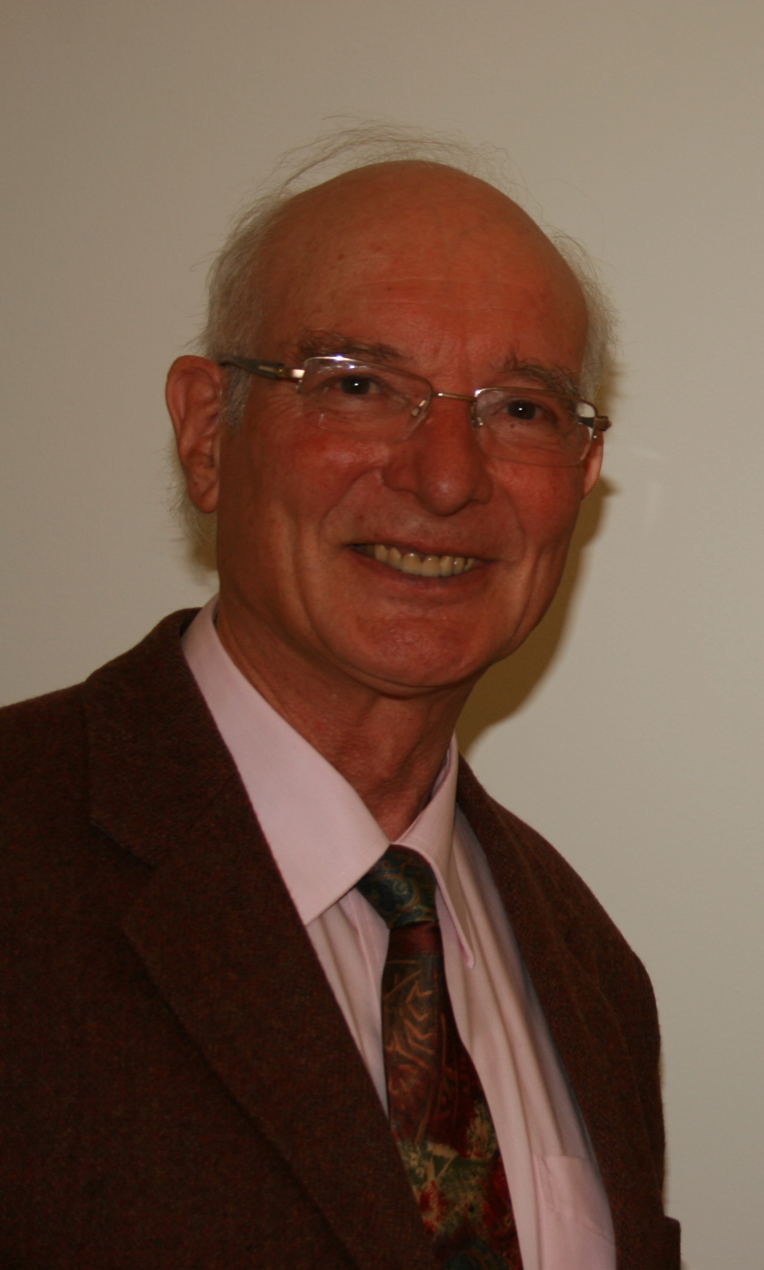 Univ.-Prof. Dr. iur. Arthur Kreuzer